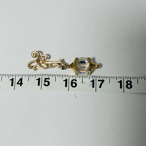 Rare Vintage Calvaire Glass Lantern Brooch - Picture 6 of 10